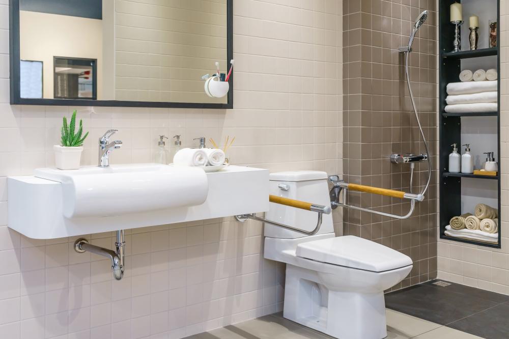 salle de bains PMR à Saint-Léonard